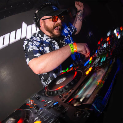 Souljunk behind the CJDs performing an energetic mix